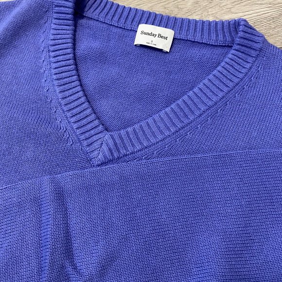 NWOT Aritzia v-neck knit sweater - Picture 2 of 4